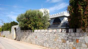 Villa with Garden View32
